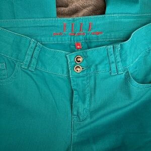 NWOT Elle Turquoise/Teal Colorful Denim Capris